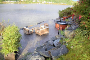 Salt Loft - Oceanfront, Hot Tub And Firepit!